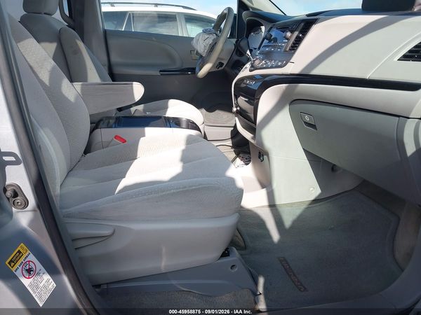 2014 TOYOTA SIENNA LE V6 8 PASSENGER