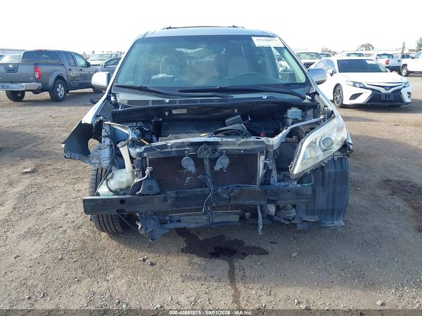 2014 TOYOTA SIENNA LE V6 8 PASSENGER