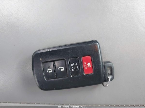 2016 TOYOTA HIGHLANDER XLE V6