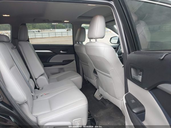 2016 TOYOTA HIGHLANDER XLE V6