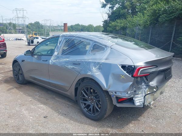 2025 TESLA MODEL 3 — I3
