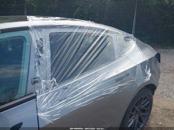 2025 TESLA MODEL 3 — I6