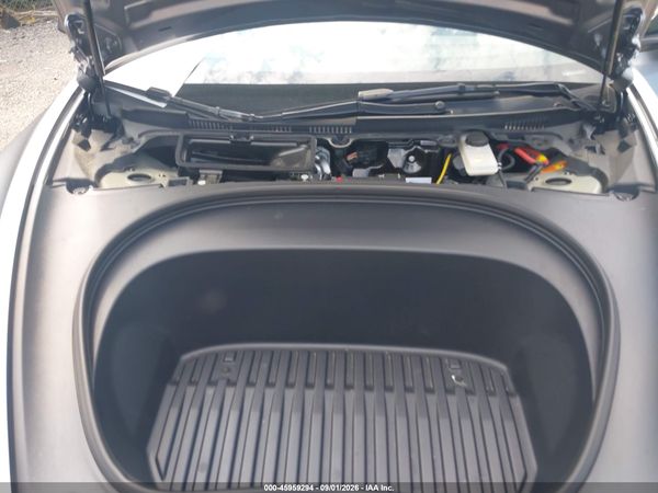 2025 TESLA MODEL 3 — I10