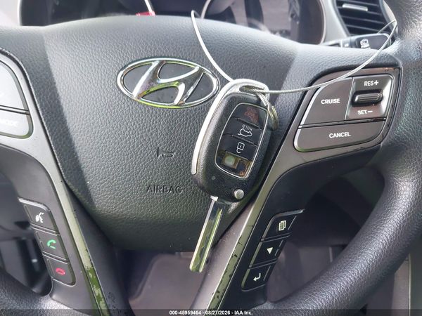 2017 HYUNDAI SANTA FE SE