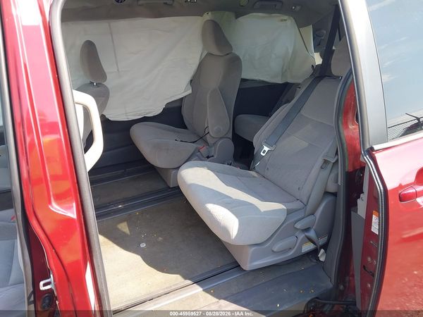 2015 TOYOTA SIENNA LE 8 PASSENGER — I8