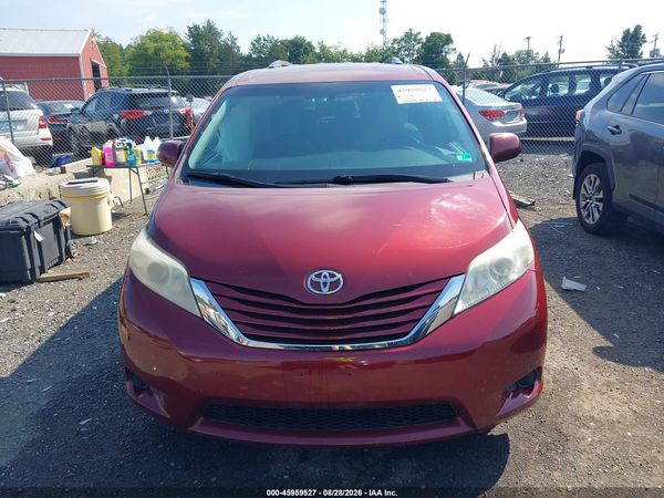 2015 TOYOTA SIENNA LE 8 PASSENGER — I115
