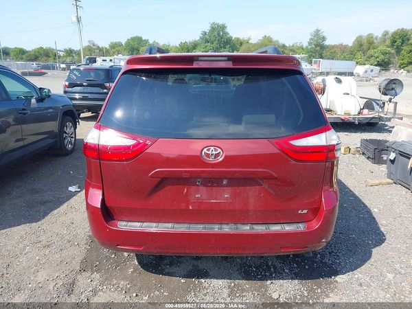 2015 TOYOTA SIENNA LE 8 PASSENGER — I119