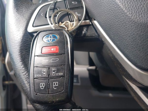 2021 TOYOTA SIENNA XLE — I11