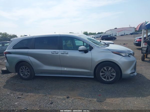 2021 TOYOTA SIENNA XLE — I116