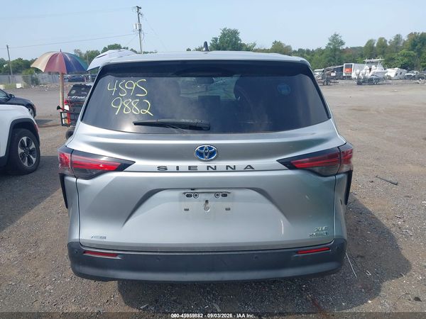 2021 TOYOTA SIENNA XLE — I119