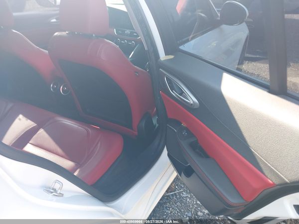 2018 ALFA ROMEO GIULIA TI SPORT AWD — I8