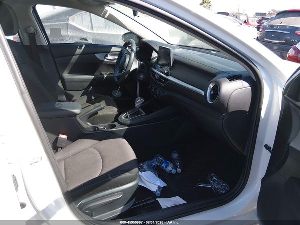 2023 KIA FORTE LXS — I5