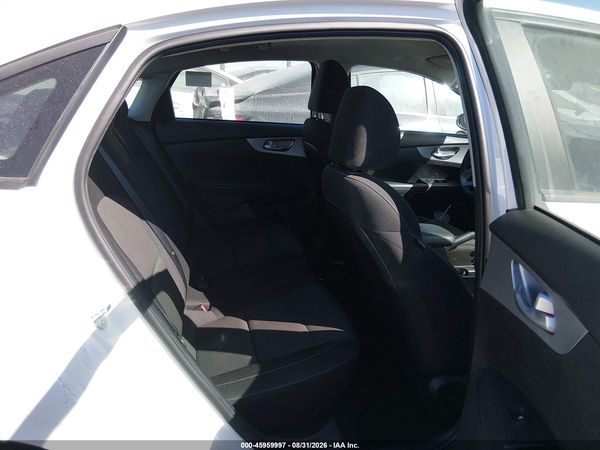 2023 KIA FORTE LXS — I8