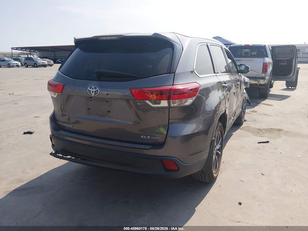 2019 TOYOTA HIGHLANDER XLE — I4