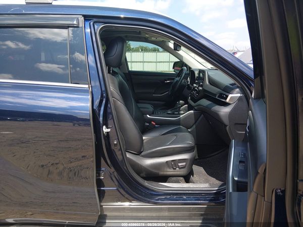 2022 TOYOTA HIGHLANDER XLE — I5