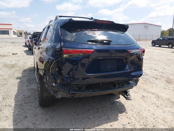 2022 TOYOTA HIGHLANDER XLE — I6