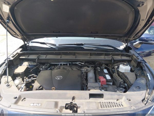2022 TOYOTA HIGHLANDER XLE — I10