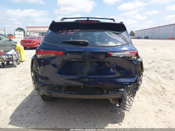 2022 TOYOTA HIGHLANDER XLE — I119