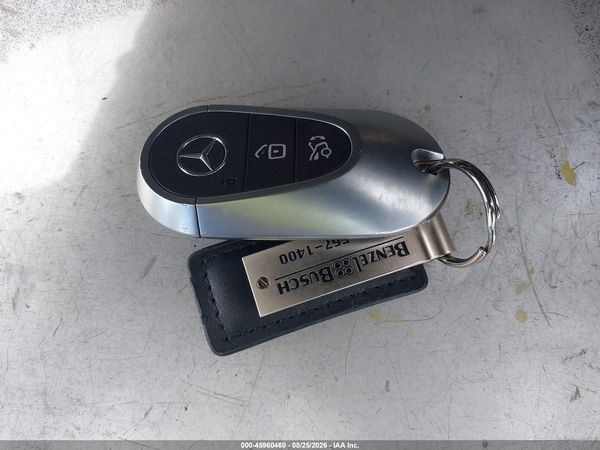2024 MERCEDES-BENZ C 300