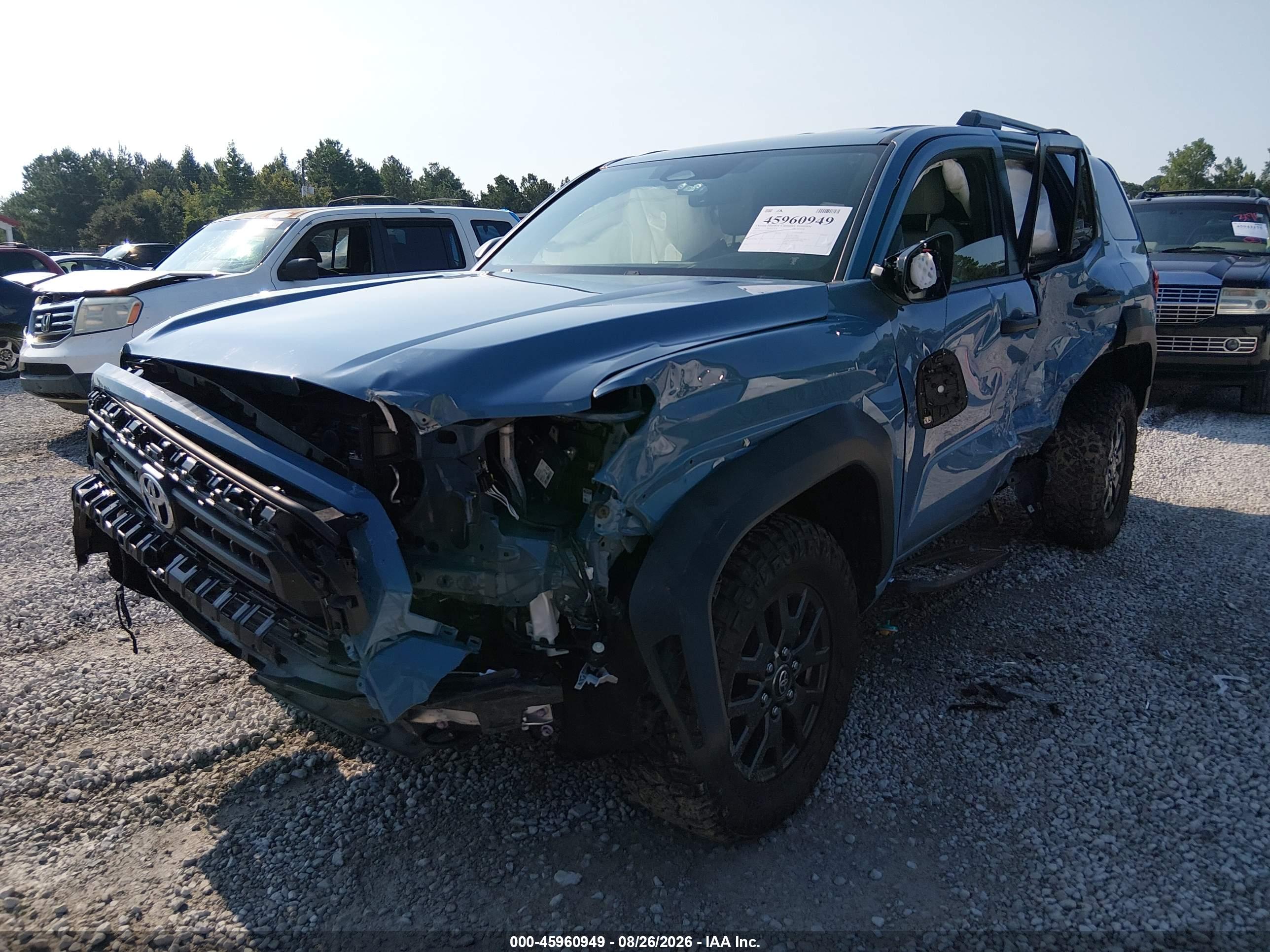 2025 TOYOTA 4RUNNER SR5 — I2