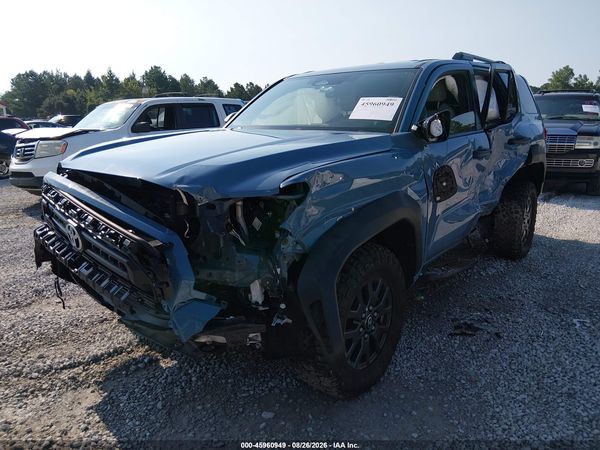 2025 TOYOTA 4RUNNER SR5 — I2