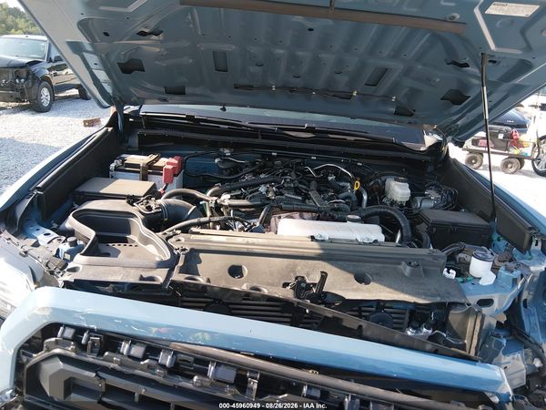 2025 TOYOTA 4RUNNER SR5 — I10