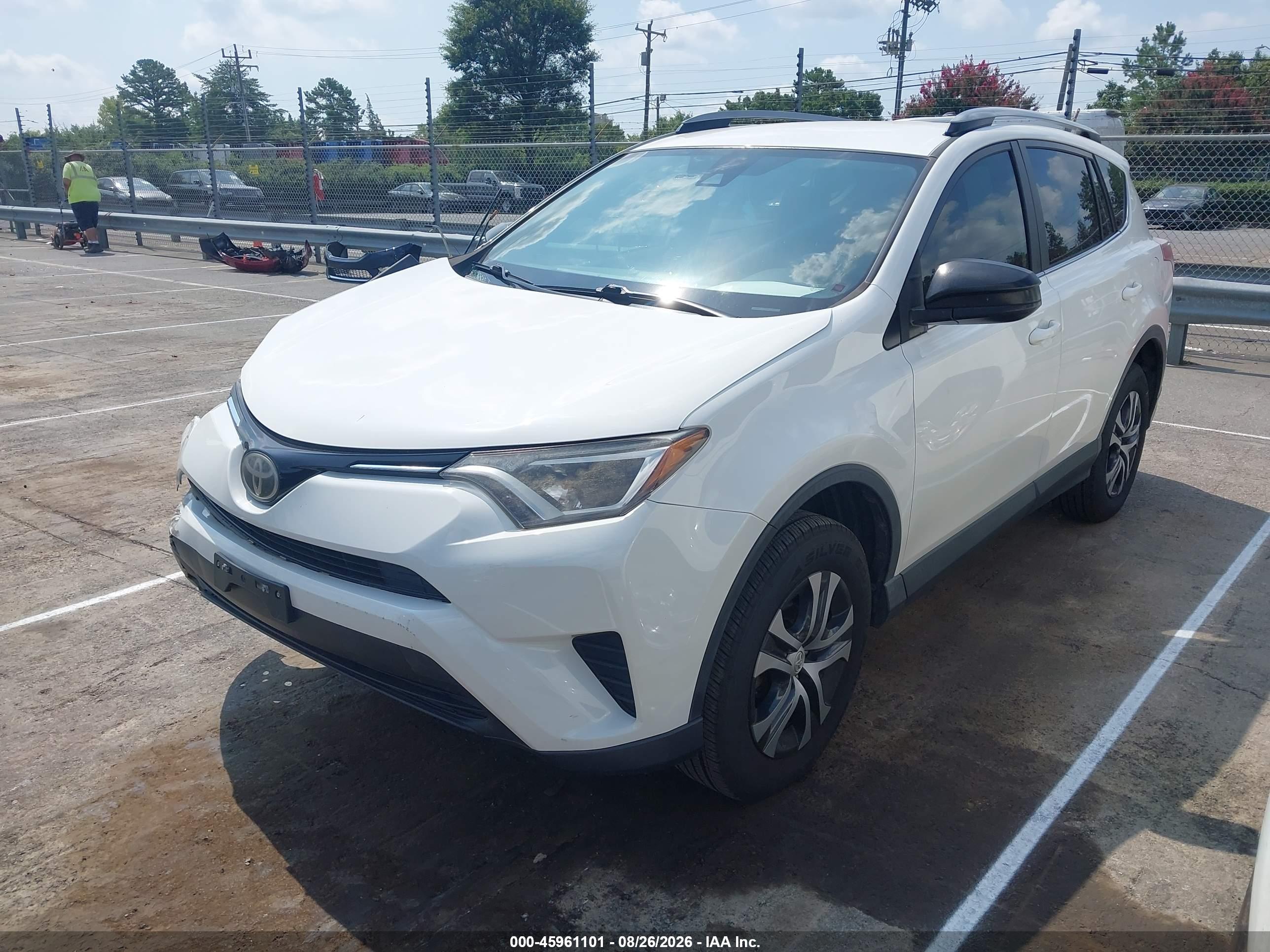 2017 TOYOTA RAV4 LE — I2
