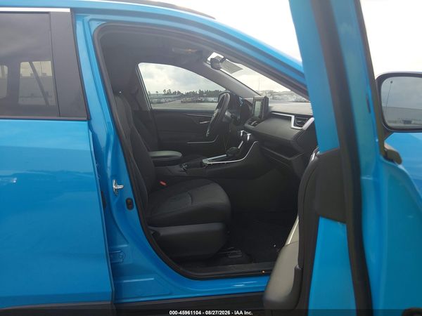 2021 TOYOTA RAV4 XLE — I5