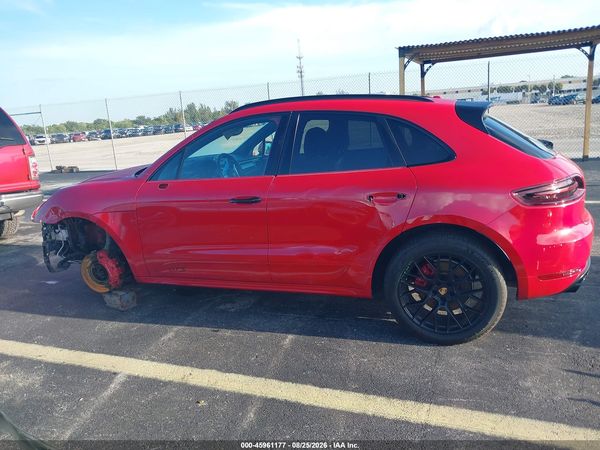 2018 PORSCHE MACAN