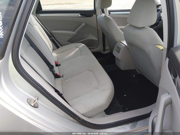 2018 VOLKSWAGEN PASSAT 2.0T R-LINE/2.0T S — I8