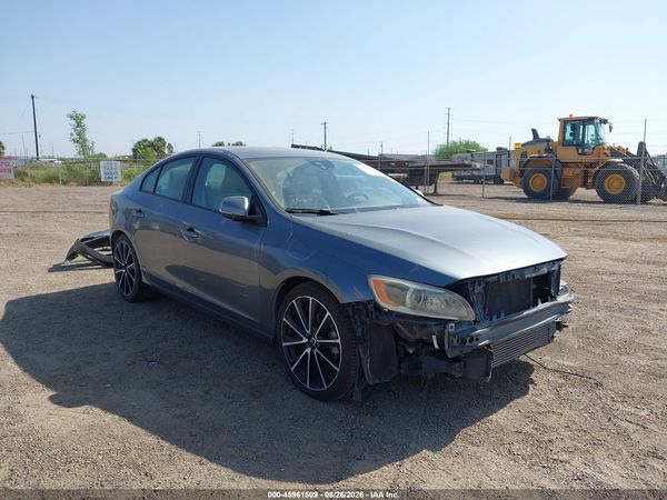 2018 VOLVO S60 T5 DYNAMIC — I1
