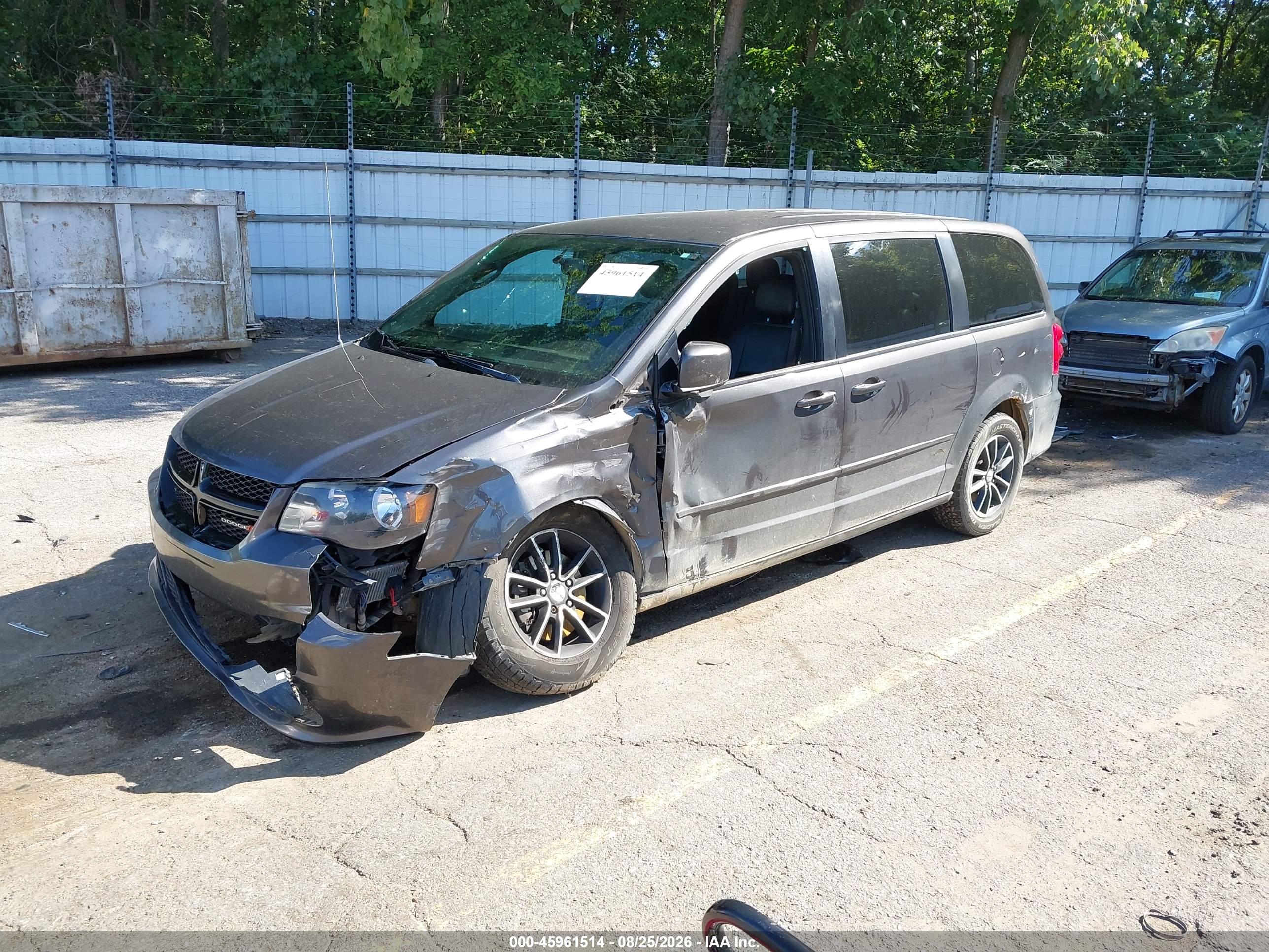2016 DODGE GRAND CARAVAN SXT — I2