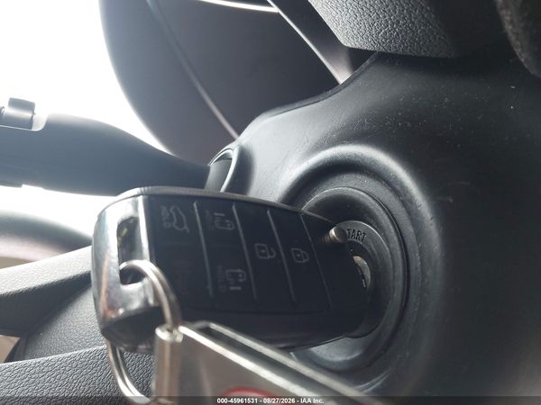 2019 KIA SEDONA LX