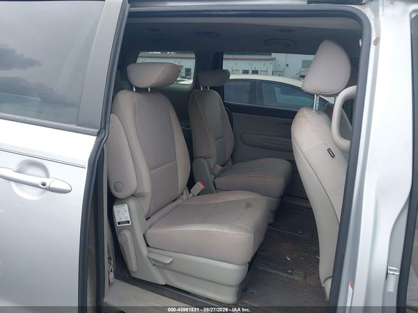 2019 KIA SEDONA LX