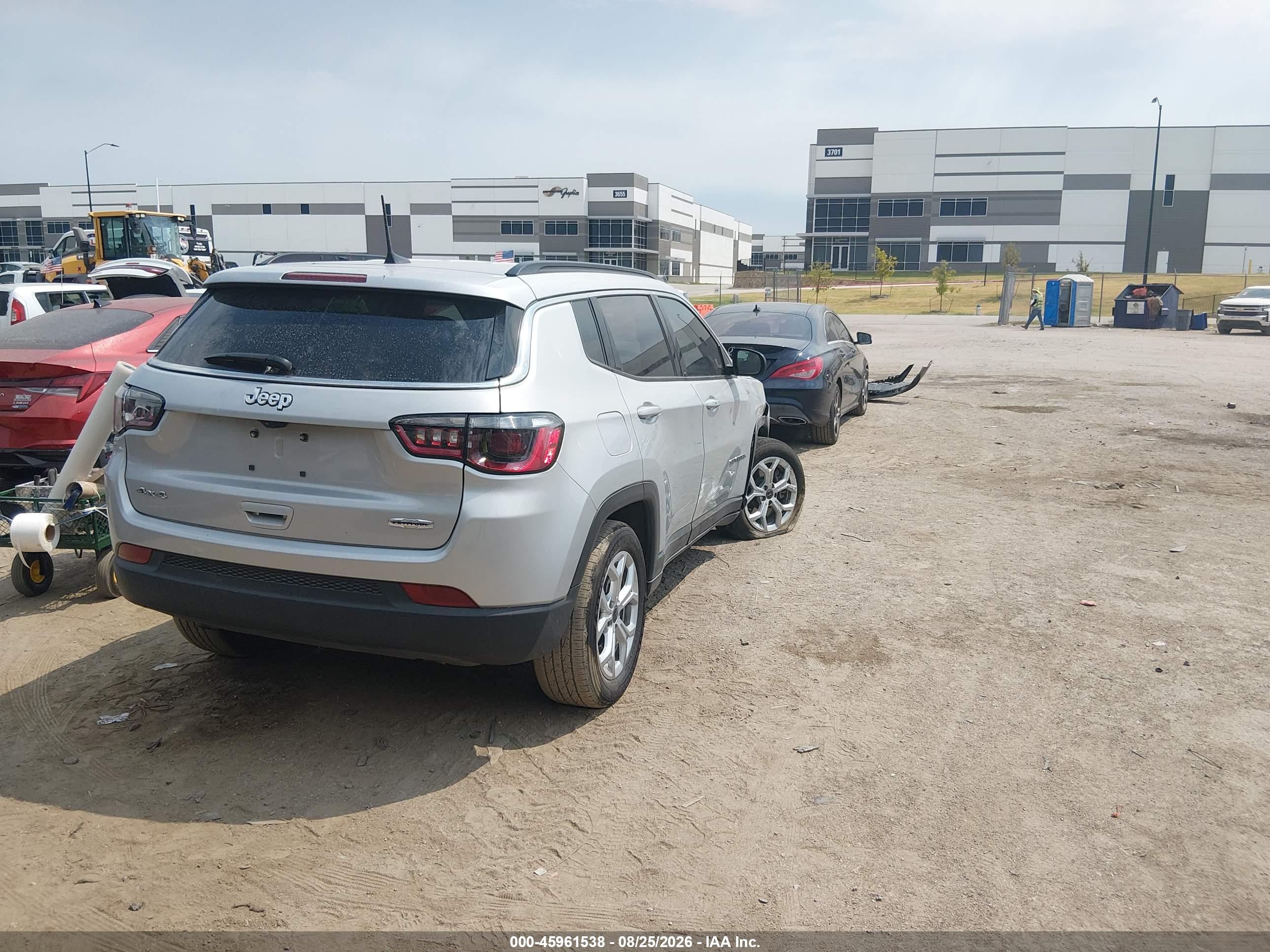 2025 JEEP COMPASS LATITUDE 4X4 — I4