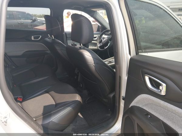 2025 JEEP COMPASS LATITUDE 4X4 — I8