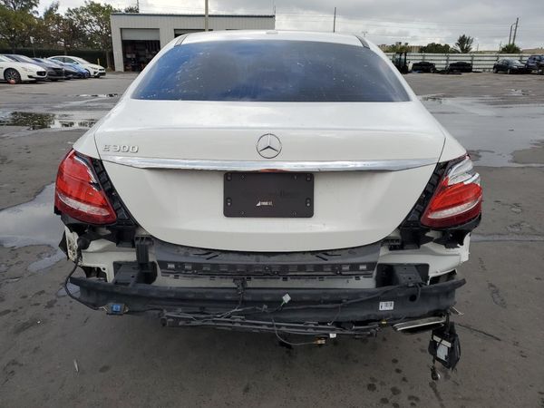 2017 MERCEDES-BENZ E E300