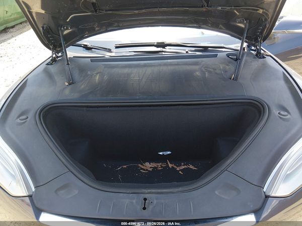 2020 TESLA MODEL S — I10
