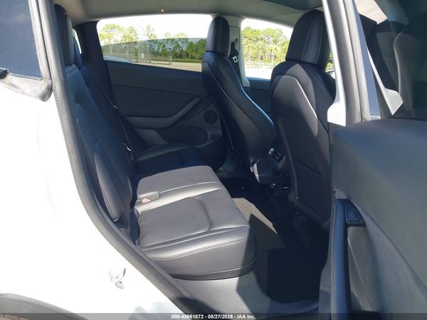 2021 TESLA MODEL Y — I8