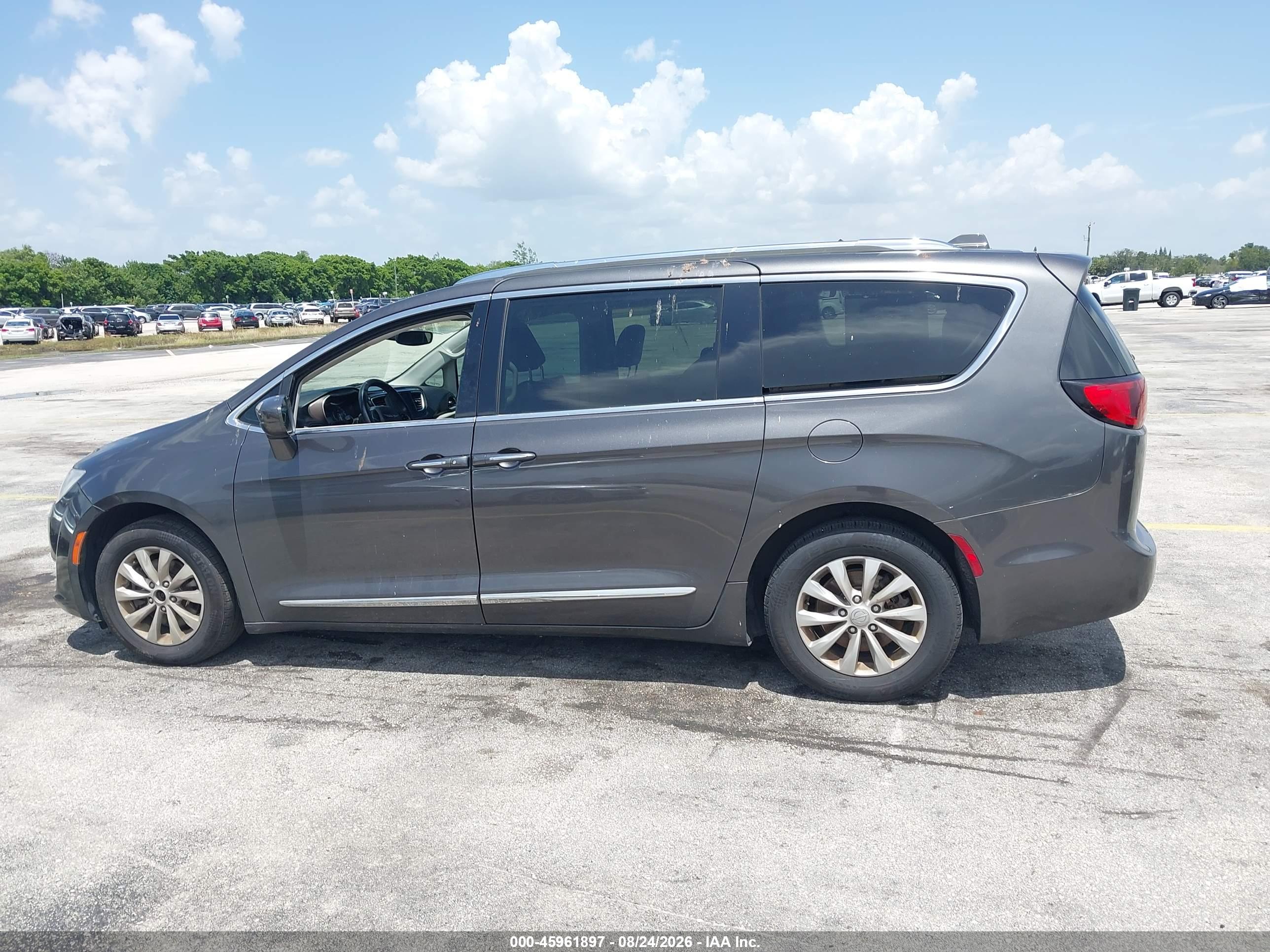 2018 CHRYSLER PACIFICA TOURING L