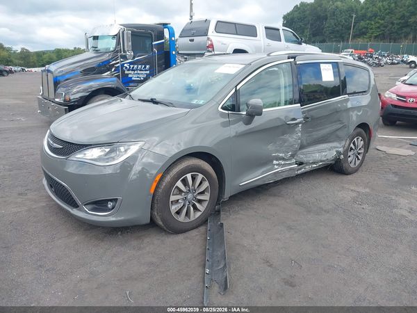 2020 CHRYSLER PACIFICA — I2