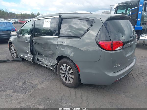 2020 CHRYSLER PACIFICA TOURING L PLUS — I3