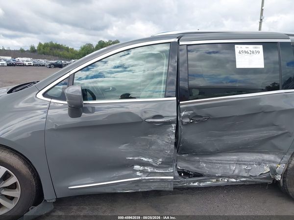 2020 CHRYSLER PACIFICA TOURING L PLUS — I6