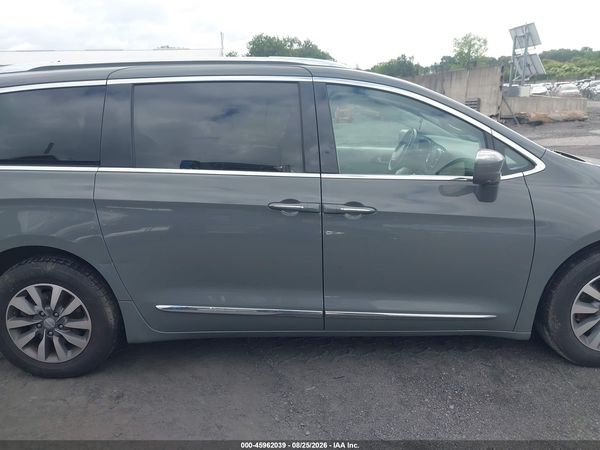 2020 CHRYSLER PACIFICA TOURING L PLUS — I116
