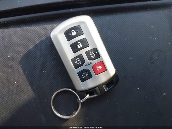 2020 TOYOTA SIENNA XLE — I11
