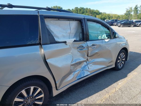 2020 TOYOTA SIENNA XLE — I152
