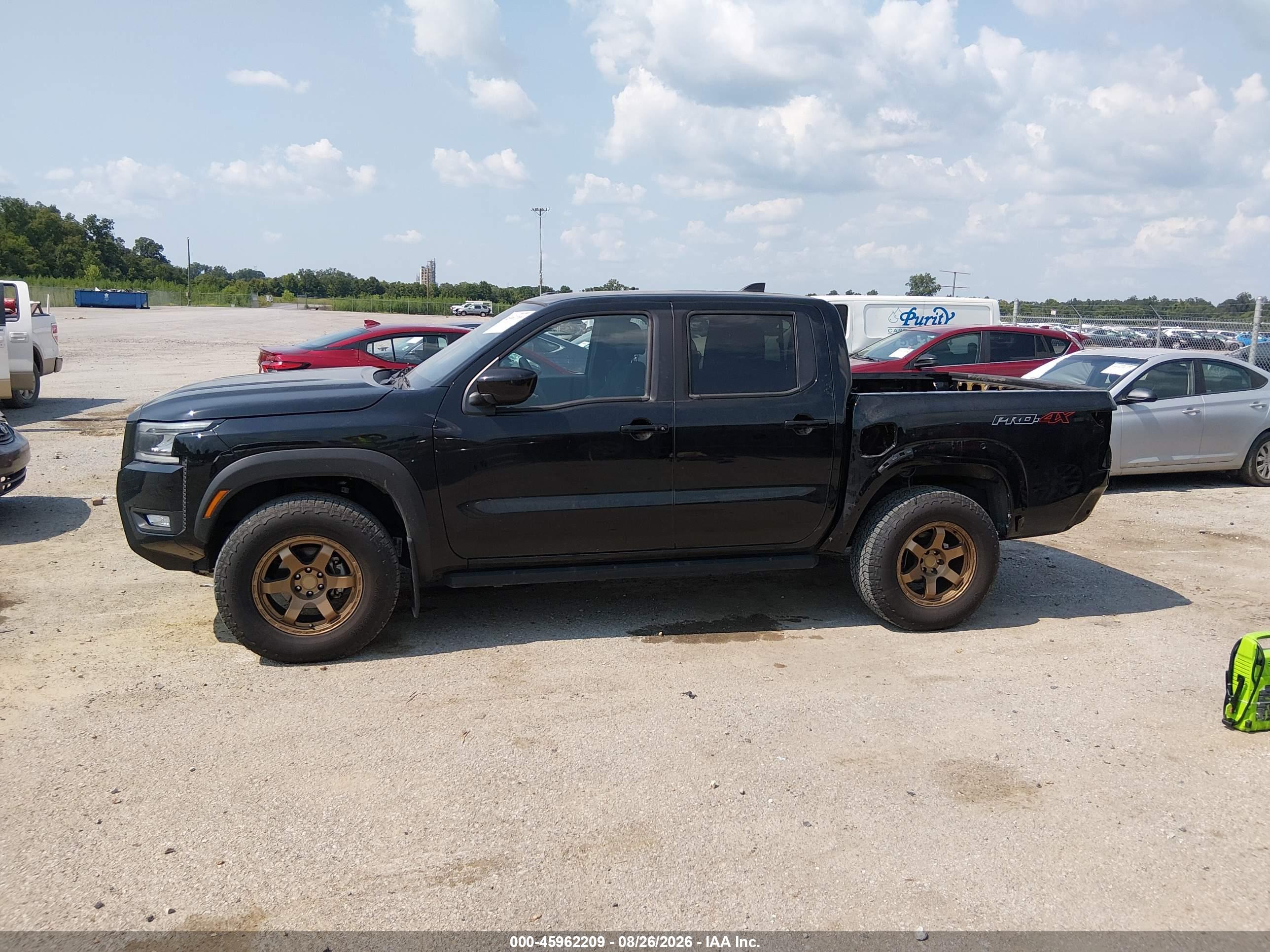 2025 NISSAN FRONTIER PRO-4X 4X4