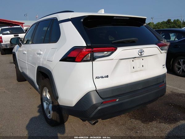2020 TOYOTA RAV4 XLE — I3