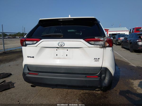 2020 TOYOTA RAV4 XLE — I119