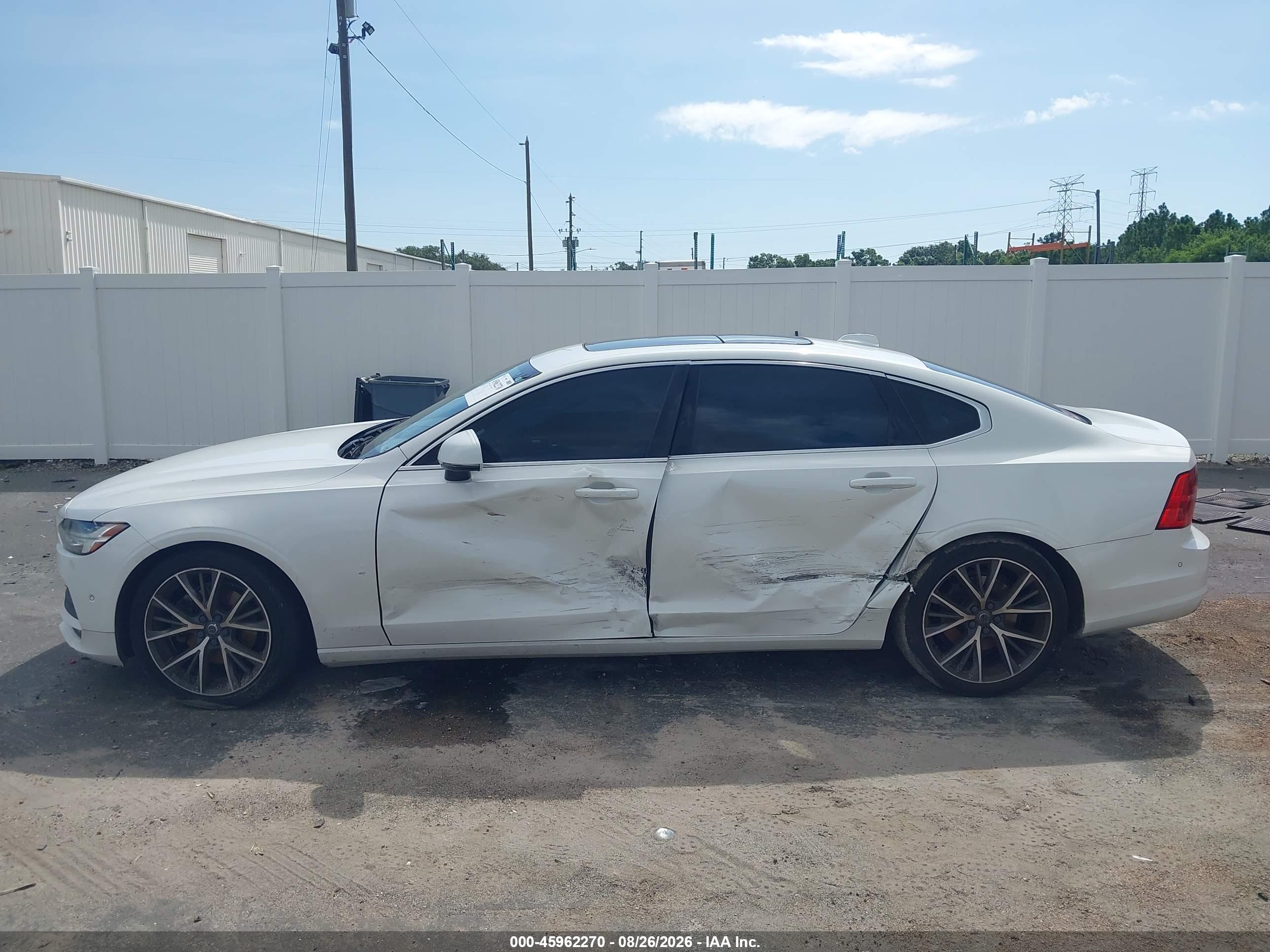 2018 VOLVO S90 T5 MOMENTUM
